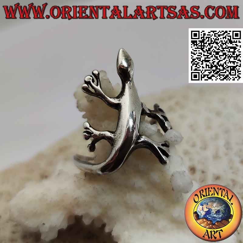 Anello in argento a forma di geco (Gekkonidae) liscio avvolgente da sinistra (grande)