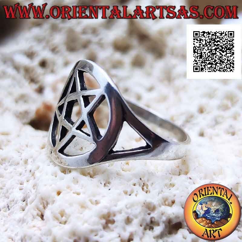 Silberring mit glattem Pentagramm im perforierten Kreis an zwei befestigt (gerundet)