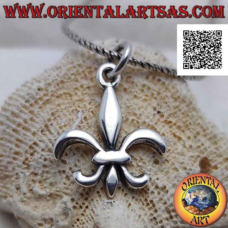 Smooth silver pendant in the shape of a lily (heraldic figure, symbol of the Medici)