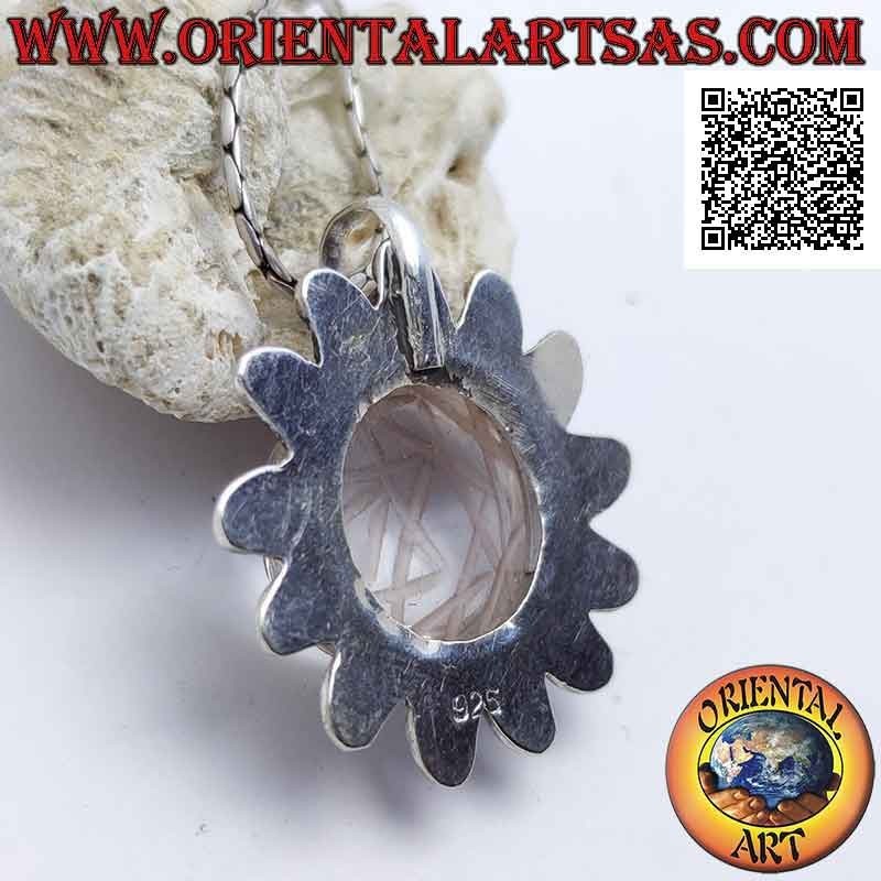 Colgante de plata en forma de sol con Sri Yantra grabado en cabujón central de cristal de roca redondo