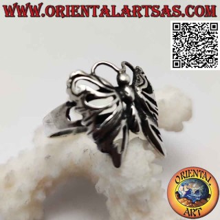 Anello in argento a forma di farfalla liscia bombata con ali traforate