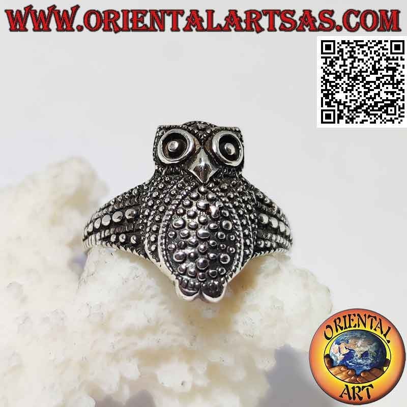 Silver ring in the shape of a whole owl without dotted wings