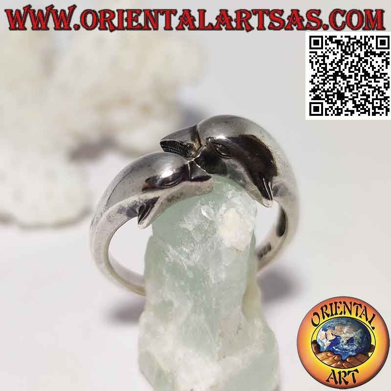 Anillo de plata, pareja de delfines envolventes opuestos (dispuestos en paralelo)