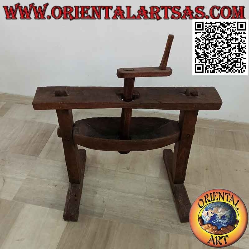 Antica macina indonesiana per granturco in legno massello antico