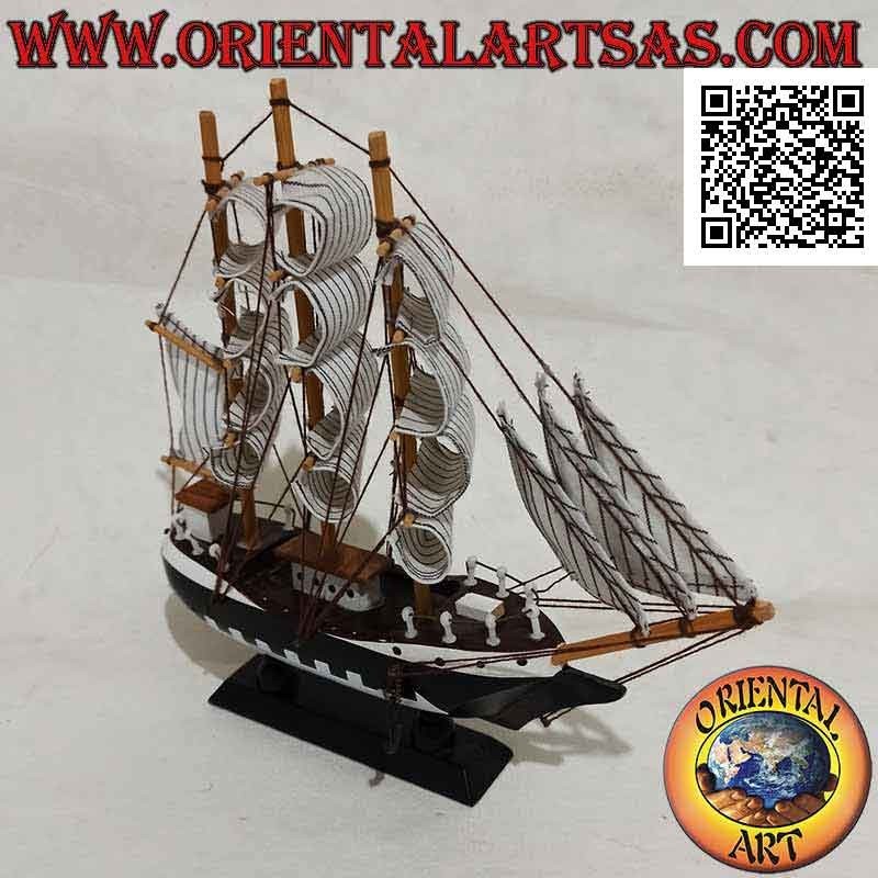 Modell des hölzernen Segelschiffs "Belem"