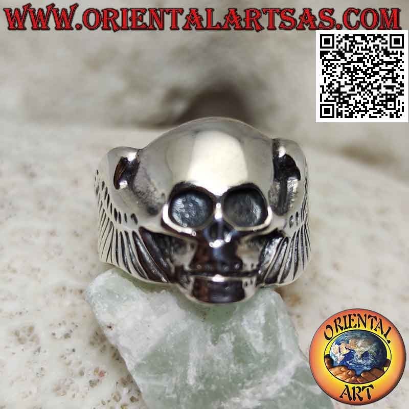 Anello in argento a forma di teschio senza occhi e con ali sui lati