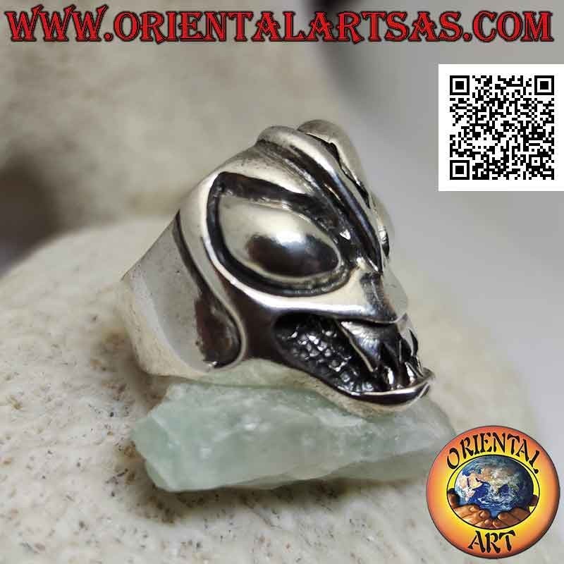 Anillo de plata, el malvado cráneo alienígena