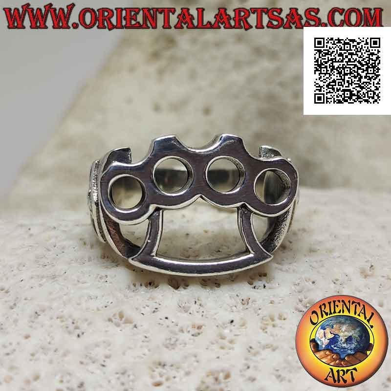 Anello in argento con tirapugni (cazzottiera) traforata e teschio pirata in bassorilievo sui lati