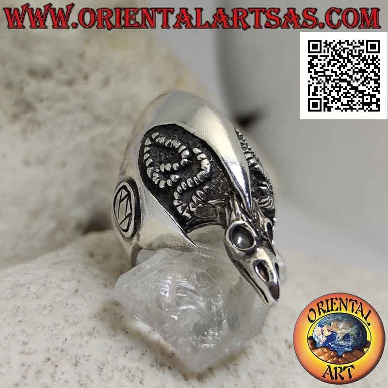 Anello in argento, il teschio dell'avvoltoio