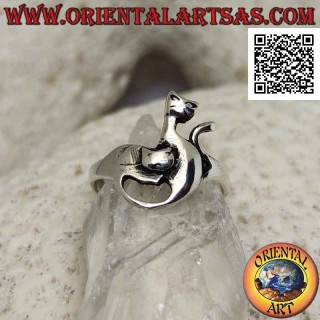 Smooth silver ring, pair of cats at play