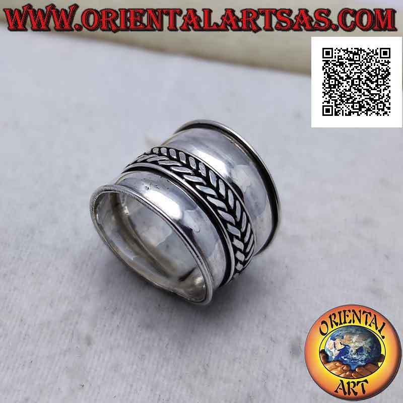 Bague large bande en argent avec lignes obliques opposées centrales, Bali