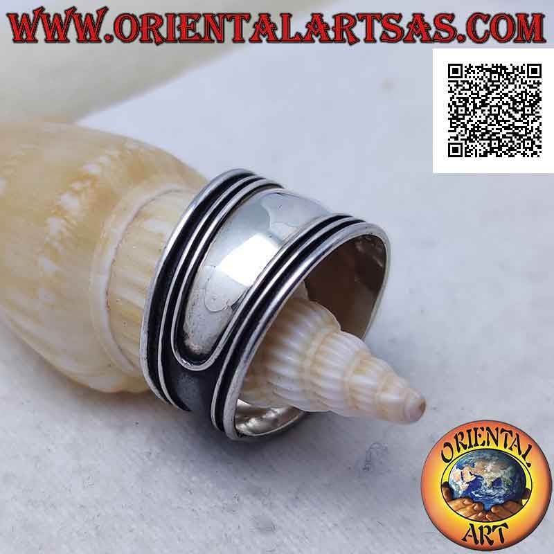 Anello in argento a fascia larga con linee orizzontali in rilievo, Bali