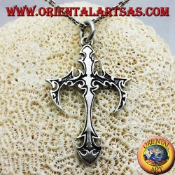 colgante de la cruz gótica en plata
