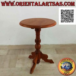 Tavolino tondo a tre piedi...