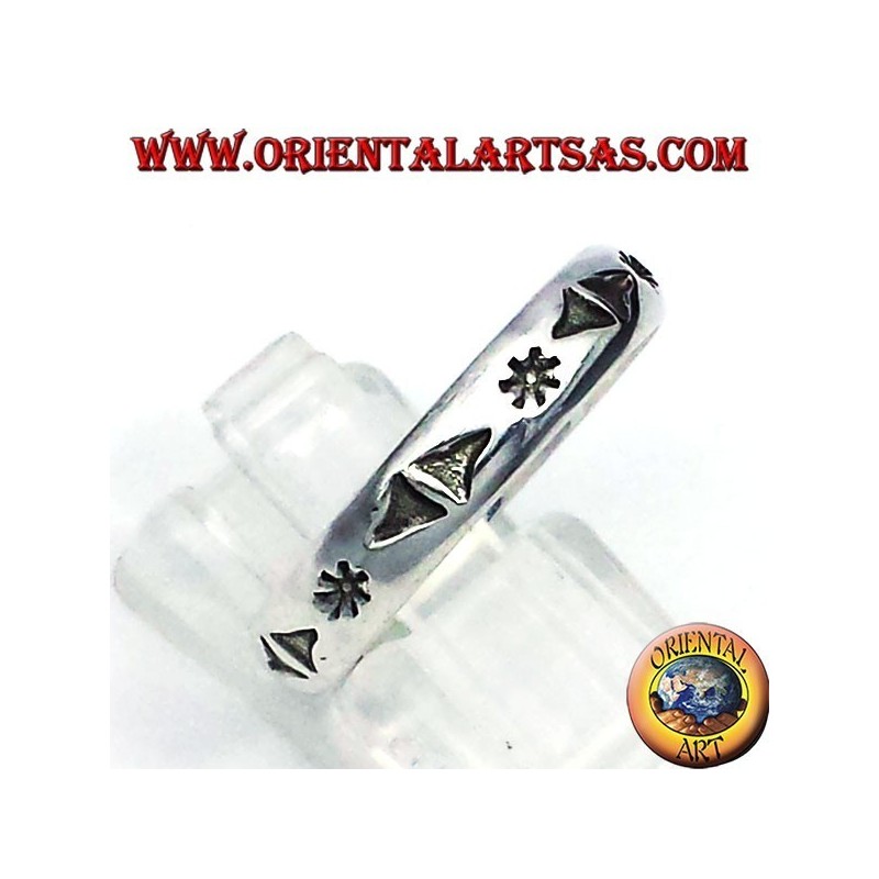 Bague en argent, étoile et triangles sculpté