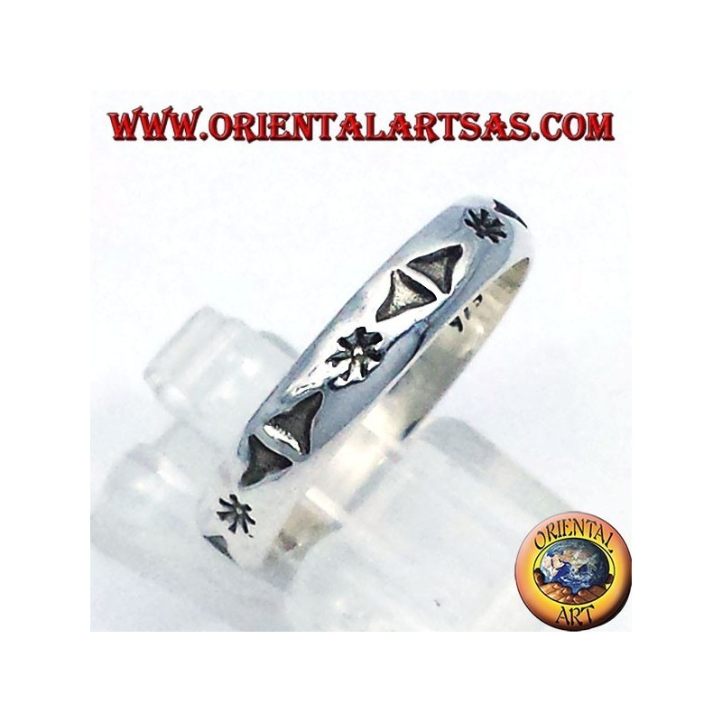 anello in argento, intagliata stella e triangoli