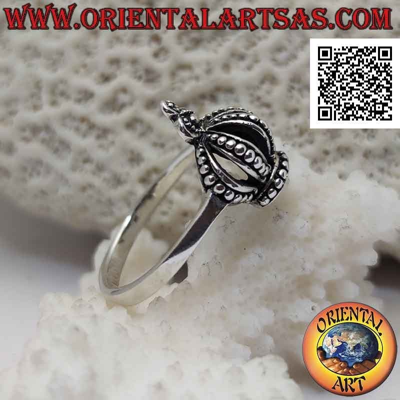 Anello in argento con mezza corona reale bombata