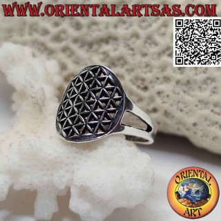 Anillo de plata lisa con flor de la vida calada unida a dos