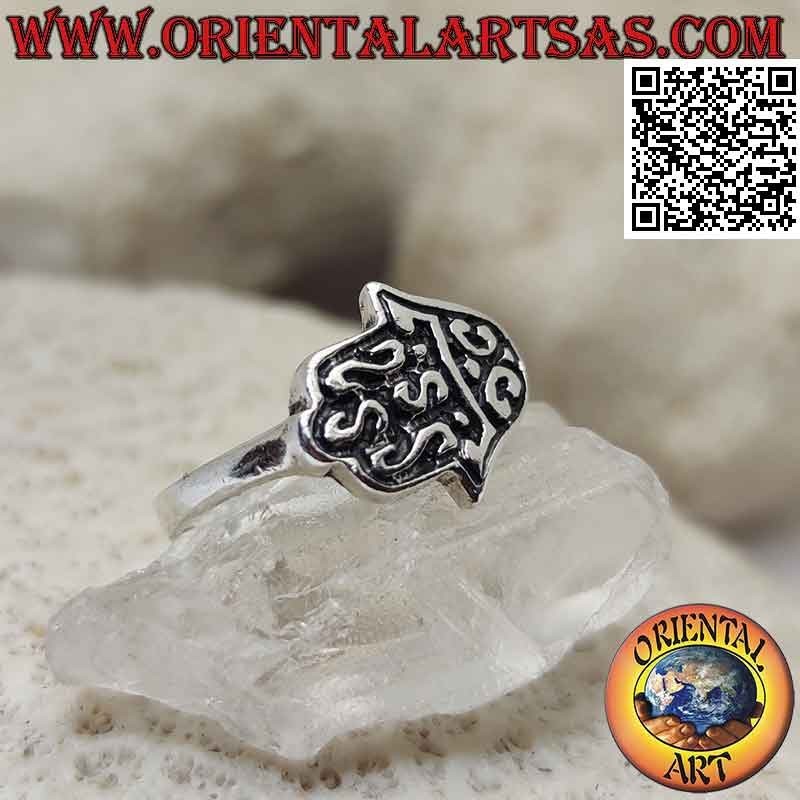 Anillo de plata con mano horizontal de Fátima decorada en bajorrelieve