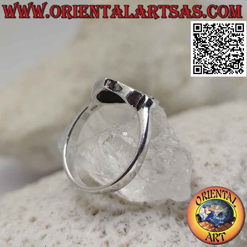 Anillo de plata con mano horizontal de Fátima decorada en bajorrelieve