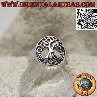 Anello in argento liscio con albero della vita Yggdrasil nell'ovale traforato