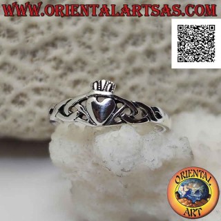 Anillo de plata Irish Claddagh (amor, lealtad y amistad) y nudo celta (pequeño)