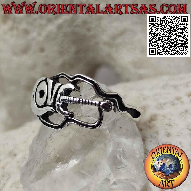 Bague en argent en forme de guitare électrique avec écriture "Love"