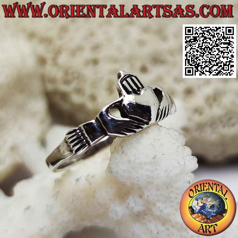 Anello in argento Claddagh Irlandese (Amore lealtà ed amicizia) classico