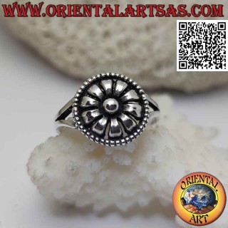 Anello in argento con fiore etnico liscio bombato tondo