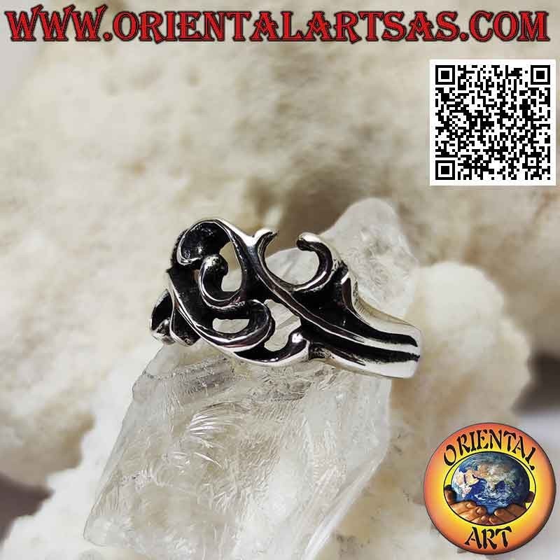 Bague en argent avec entrelacement floral de style baroque