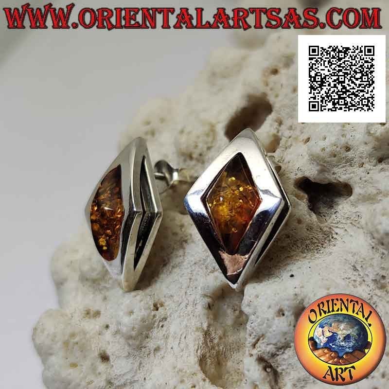 Boucles d'oreilles lobe en argent avec cabochon ambre rhomboïde allongé entouré d'un bord lisse épais