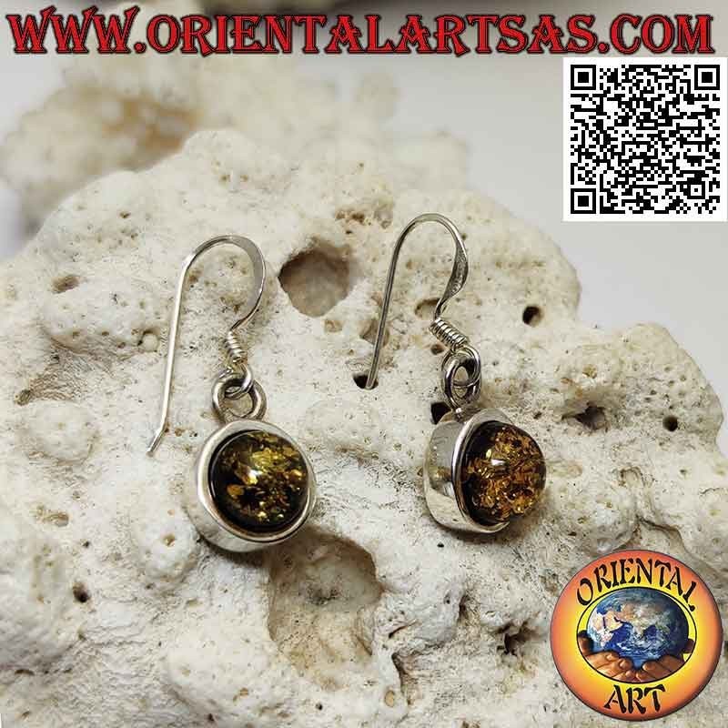 Boucles d'oreilles en argent lisse avec cabochon vert rond ambre