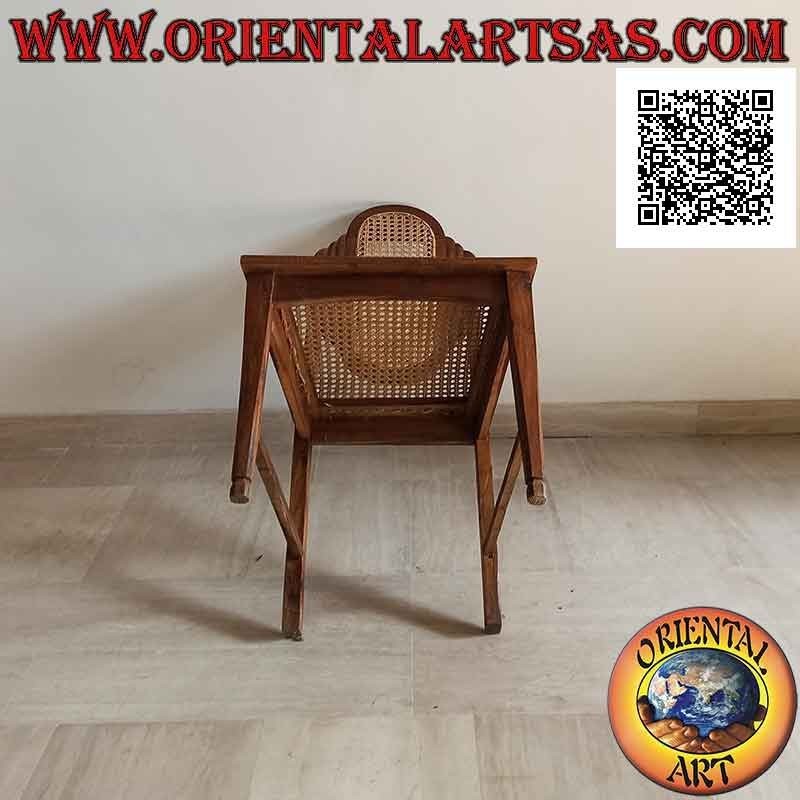Silla de estilo colonial con respaldo ovalado en madera de teca y paja de Viena