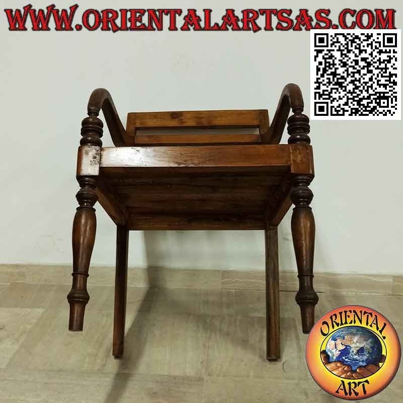 Poltrona in stile raffles con seduta a doghe unite in legno di teak