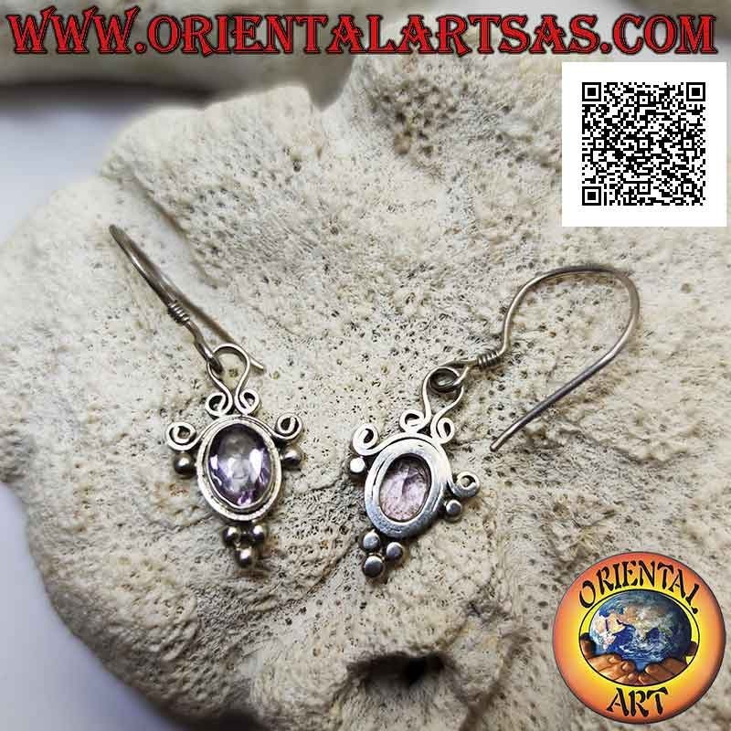 Orecchini in argento a monachella con ametista ovale sfaccettata contornata da linee curve e palline