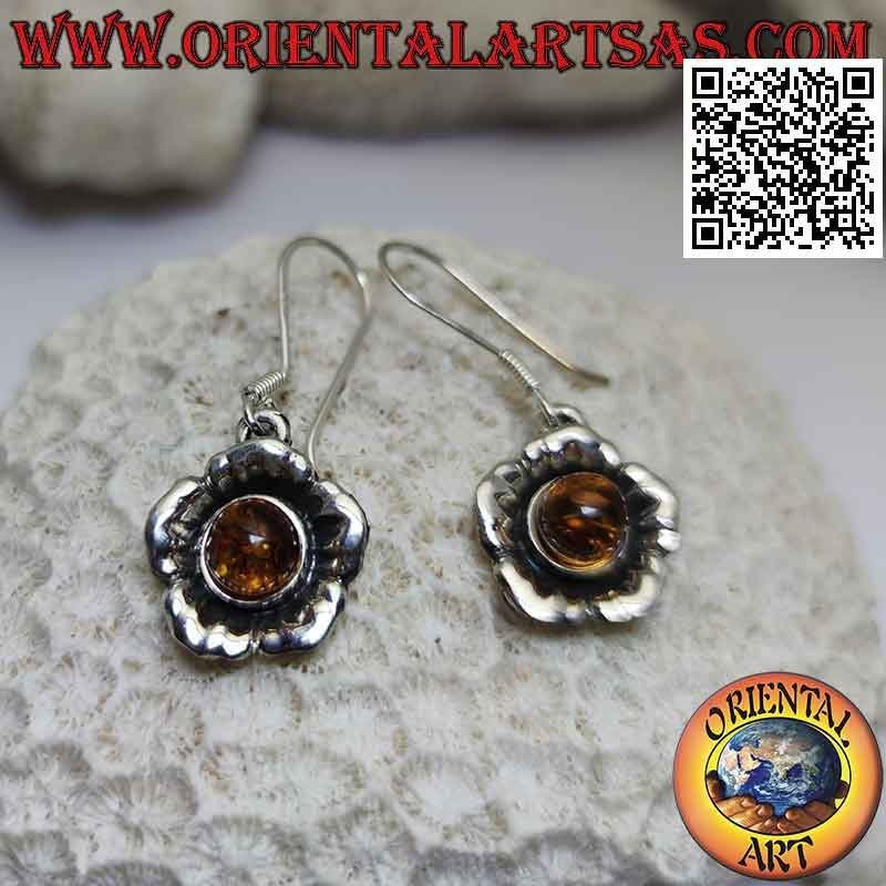 Silberne Ohrringe in Form einer Blume mit großem runden Cabochon-Bernstein