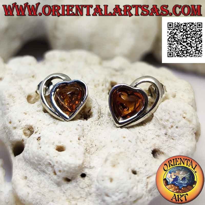 Pendientes lóbulos de plata con ámbar en forma de corazón transversal en engaste liso