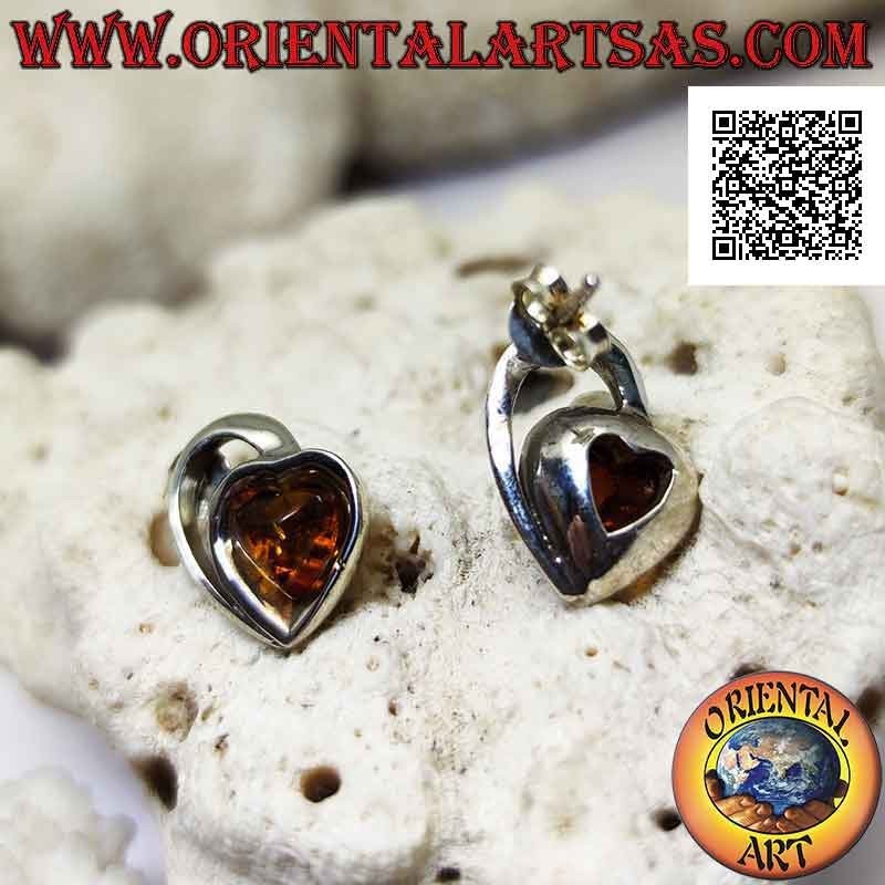 Pendientes lóbulos de plata con ámbar en forma de corazón transversal en engaste liso