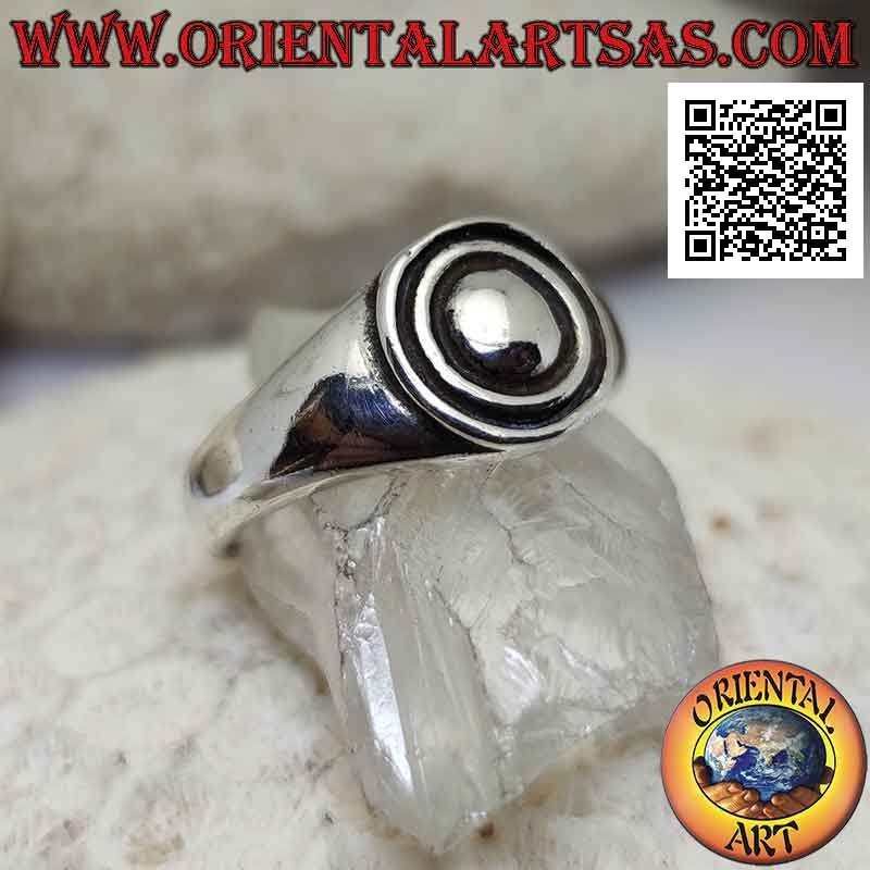 Smooth silver ring with three concentric circles