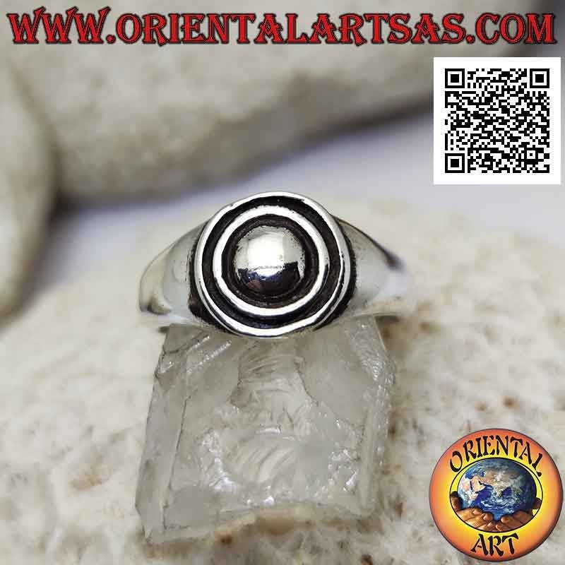 Smooth silver ring with three concentric circles