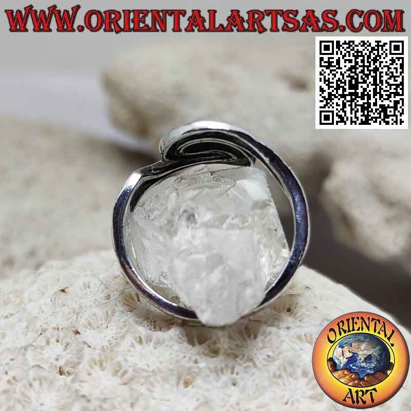 Glatter Silberring in einer Spirale aus zwei Linien (Symbol für Vereinigung und Gleichheit)