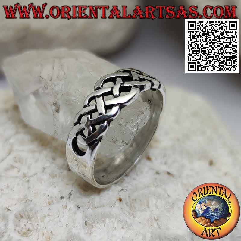 Anello in argento liscio con nodo celtico intrecciato traforato