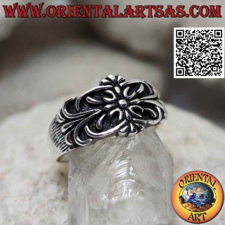 Anello in argento con sigillo nobiliare in altorilievo