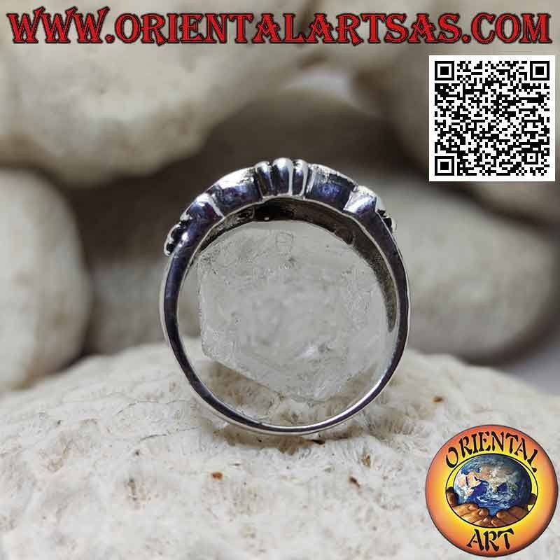 Silberring mit edlem Siegel im Hochrelief