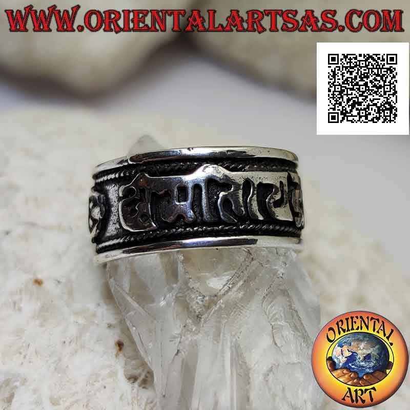Bague en argent avec mantra tibétain OM MANI PADME HUM