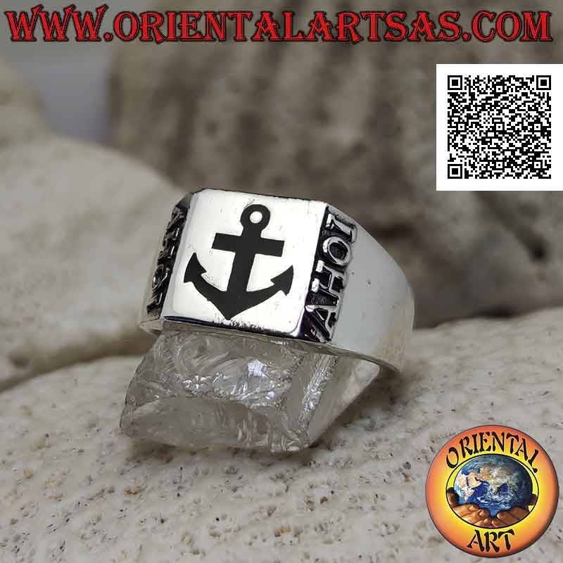Bague en argent lisse avec ancre onyx dans le carré et exclamation marine "AHOI! En relief sur les côtés