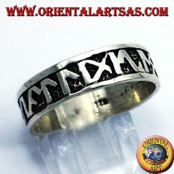 fedina in argento con rune celtiche