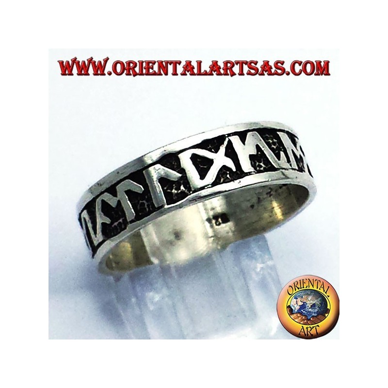 band bague en argent avec des runes celtiques