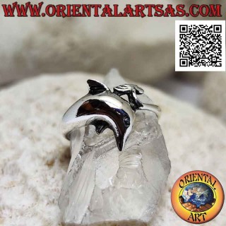 Anello in argento, delfino avvolgente con coda curva