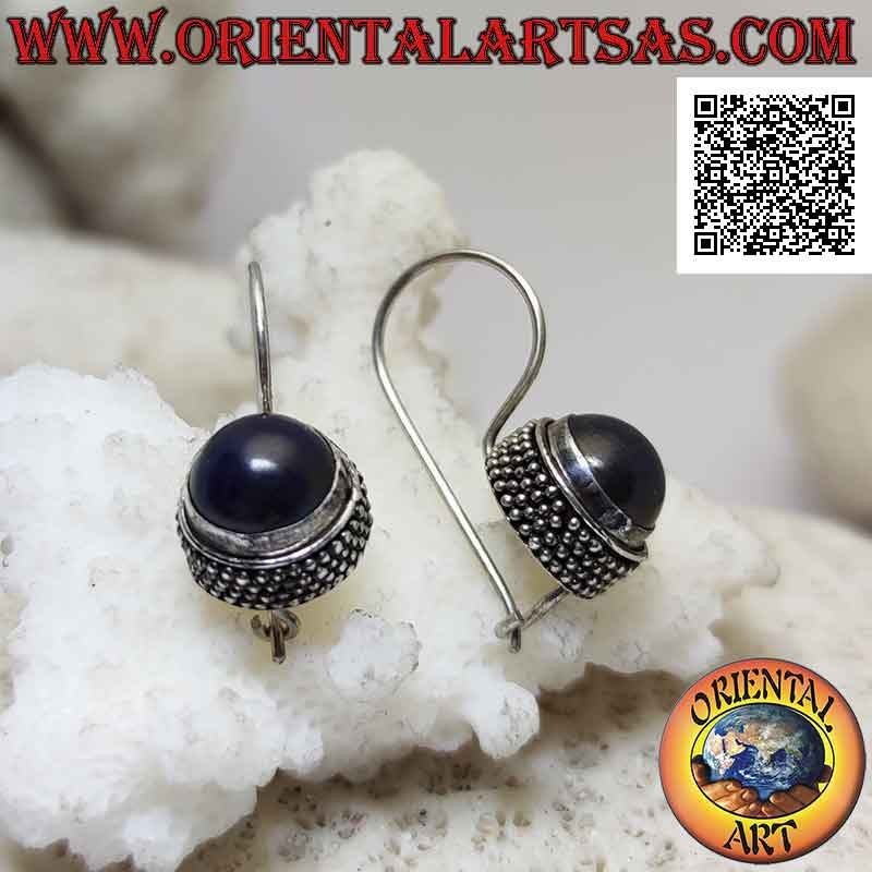 Boucles d'oreilles crochet en argent avec cabochon rond en lapis lazuli entouré de 4 rangées de boules